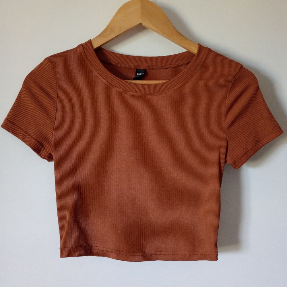 Set of 5 Short Sleeve Ribbed Cropped Tops - Size M/L (Juniors) - Picture 8 of 9